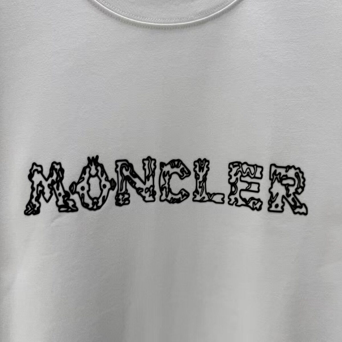 P70 MONCL* 蒙口* 2026春夏新款短袖T恤 定制纯棉字母logo 美丽绒 颜色：黑色 白色 深蓝 棕色 码数：S M L XL XXL