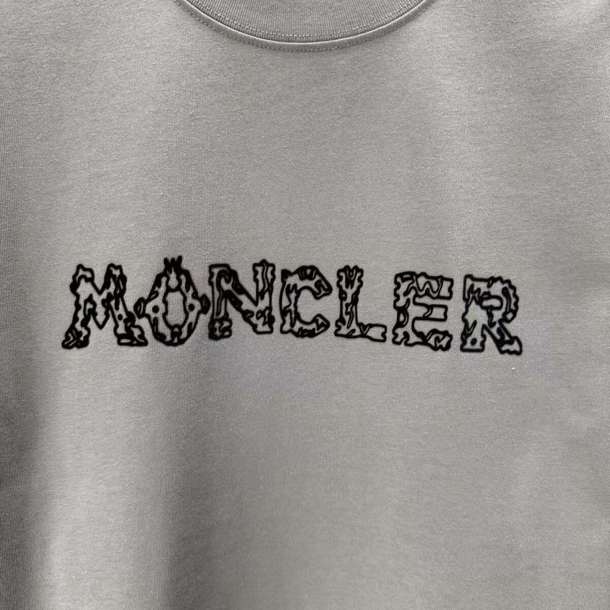 P70 MONCL* 蒙口* 2026春夏新款短袖T恤 定制纯棉字母logo 美丽绒 颜色：黑色 白色 深蓝 棕色 码数：S M L XL XXL