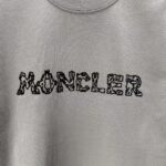 P70 MONCL* 蒙口* 2026春夏新款短袖T恤 定制纯棉字母logo 美丽绒 颜色：黑色 白色 深蓝 棕色 码数：S M L XL XXL