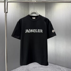 weigou_225070_0_aa038c6ec8 P70 MONCL* 蒙口* 2026春夏新款短袖T恤 定制纯棉字母logo 美丽绒 颜色:黑色 白色 深蓝 棕色 码数:S M L XL XXL