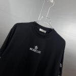 P80 Mon de～蒙口字母刺绣徽章 《区别通货面料》双纱纯棉，抗菌短袖tee 上身十分舒适，男女同款半袖，落肩宽松版型 颜色: 黑色 白色 咖啡色 尺码：S（90-130斤） M（125-150斤） L（135-165斤） XL（160-190斤） XXL（185-220斤）