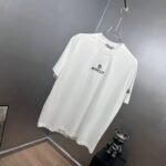 P80 Mon de～蒙口字母刺绣徽章 《区别通货面料》双纱纯棉，抗菌短袖tee 上身十分舒适，男女同款半袖，落肩宽松版型 颜色: 黑色 白色 咖啡色 尺码：S（90-130斤） M（125-150斤） L（135-165斤） XL（160-190斤） XXL（185-220斤）