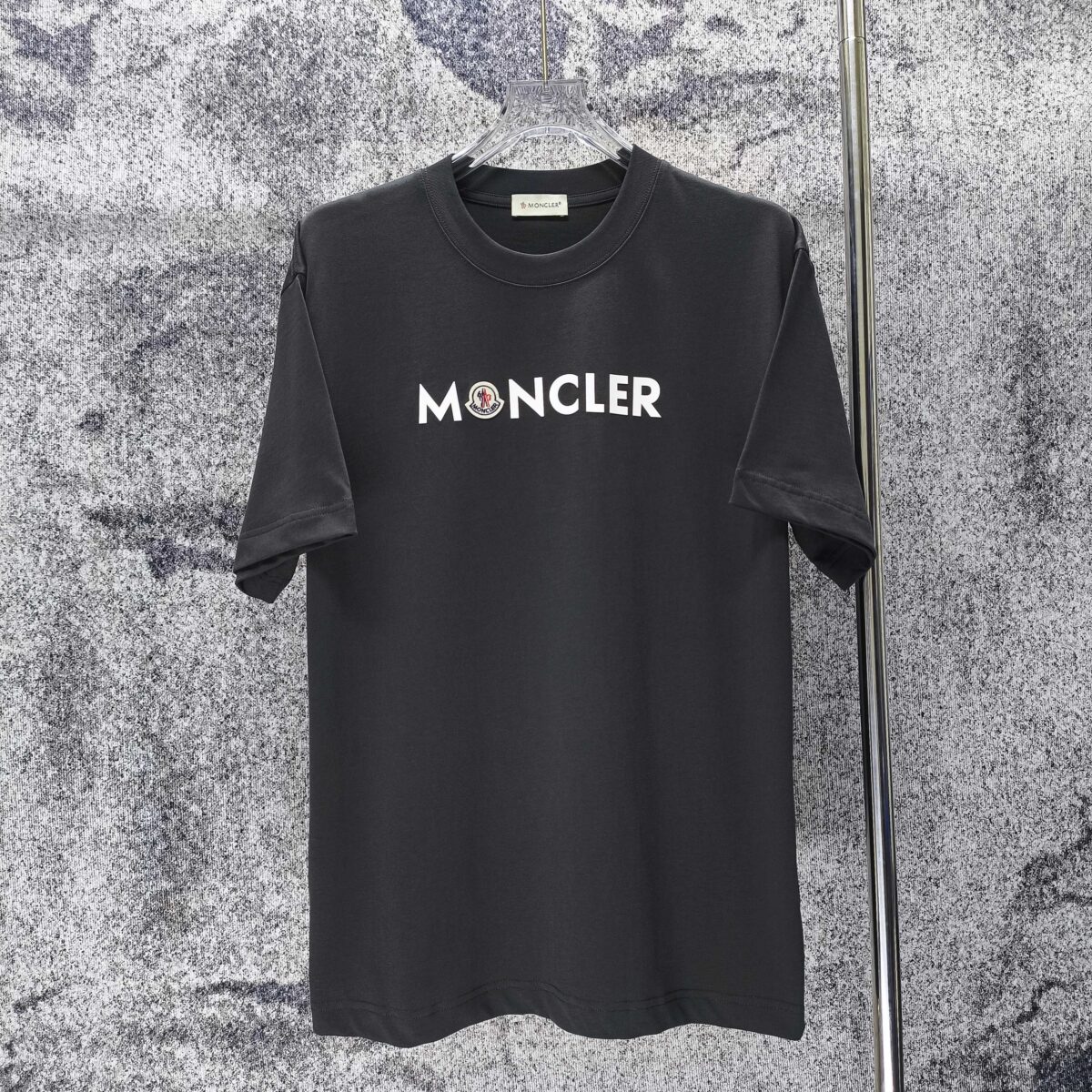 P75 MONCLE* 蒙口* 2026新款 厚板胶➕章仔logo 短袖t恤 宽松版型男女同款 尺码 S M L XL XXL 黑色 白色 藏青色 灰色