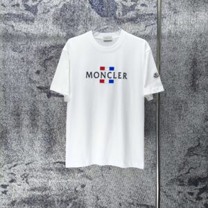 weigou_225642_0_7df42a4832 P75 MONCLE* 蒙口* 2026新款 立体厚板胶logo 短袖t恤 宽松版型男女同款 尺码 S M L XL XXL 黑色 白色 藏青色