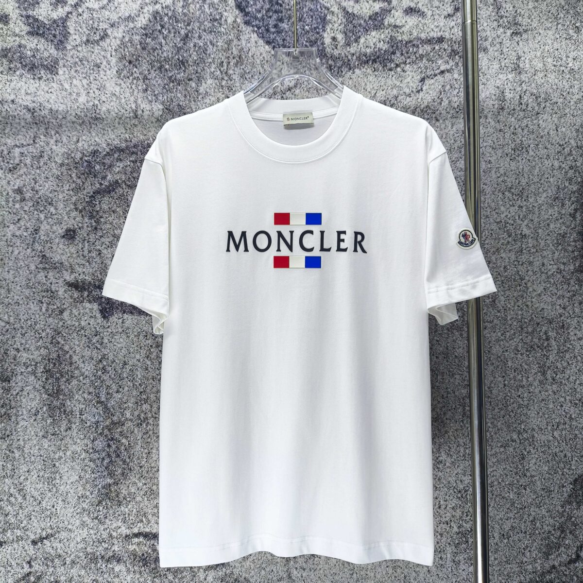 weigou_225642_1_3a36655aaf P75 MONCLE* 蒙口* 2026新款 立体厚板胶logo 短袖t恤 宽松版型男女同款 尺码 S M L XL XXL 黑色 白色 藏青色