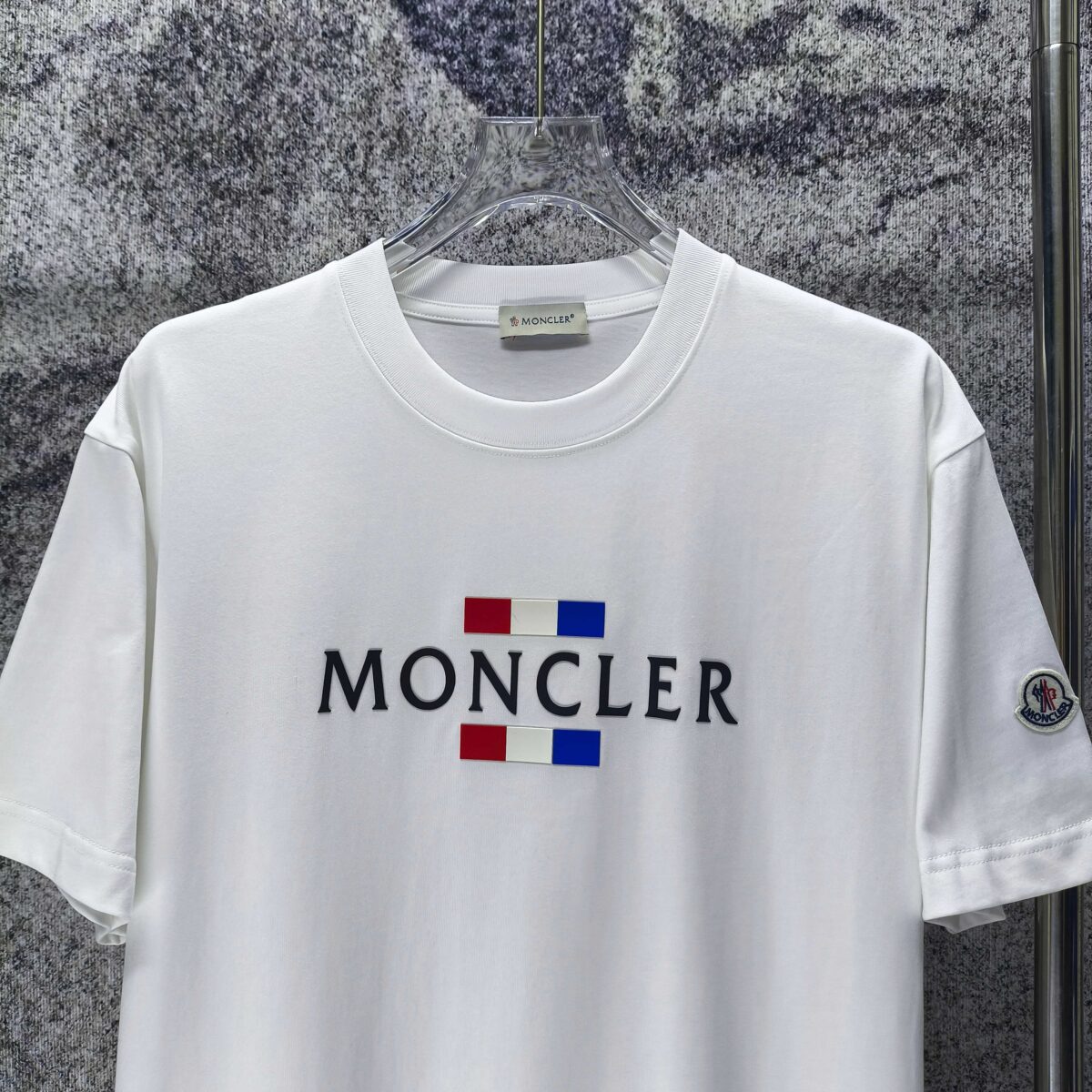weigou_225642_2_eae006c609 P75 MONCLE* 蒙口* 2026新款 立体厚板胶logo 短袖t恤 宽松版型男女同款 尺码 S M L XL XXL 黑色 白色 藏青色