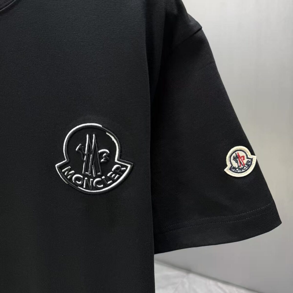 P80 MONCL* 蒙口* 2026春夏新款短袖T恤 定制纯棉字母logo 刺绣 颜色：黑色 白色 深蓝 码数：S M L XL XXL