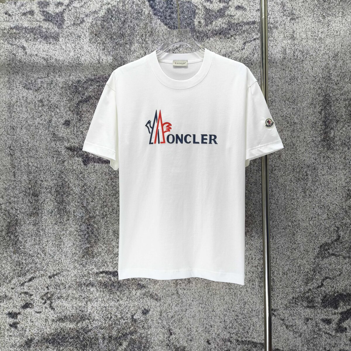 P75 MONCLE* 蒙口* 2026新款 立体厚板胶logo 短袖t恤 宽松版型男女同款 尺码 S M L XL XXL 黑色 白色 藏青色 灰色