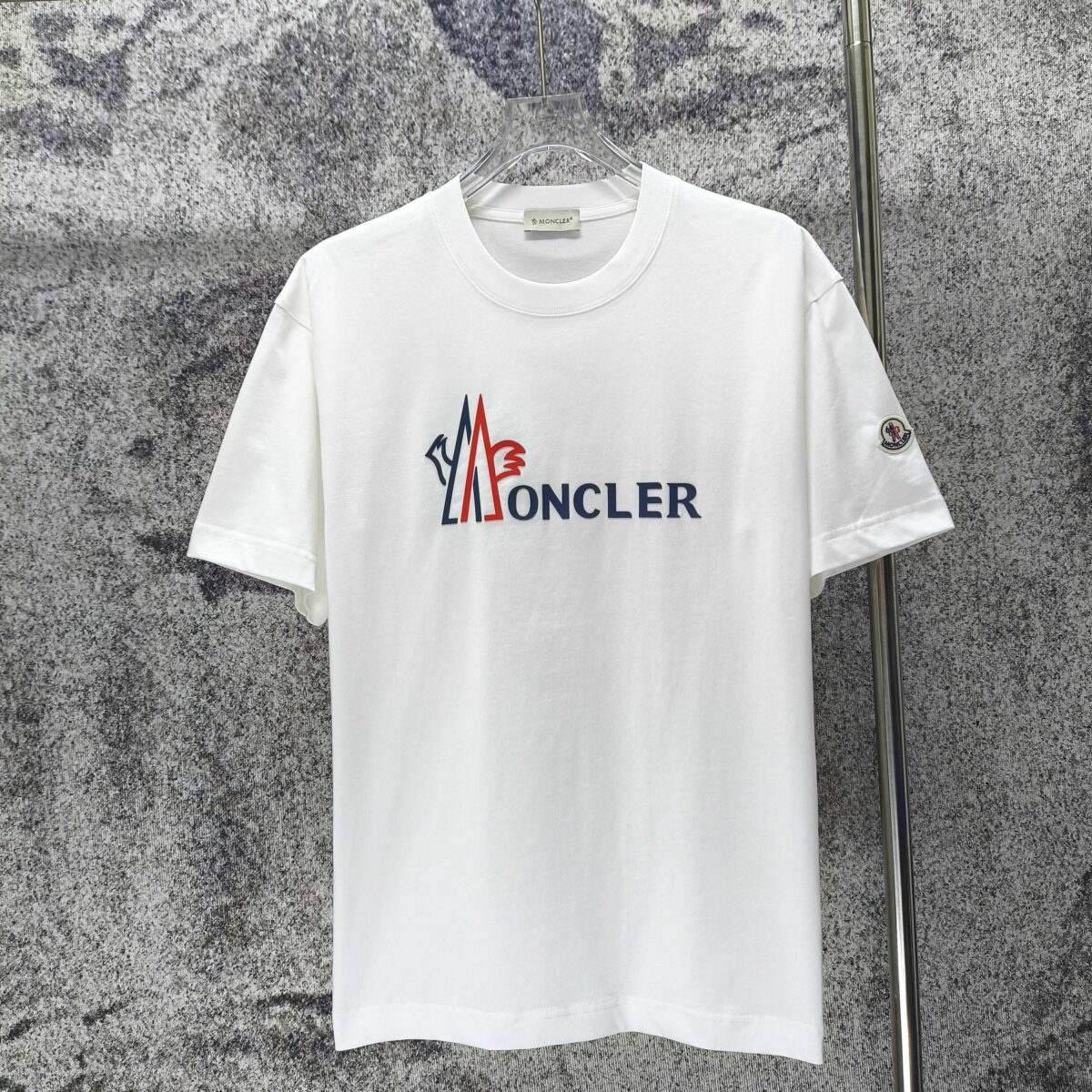 P75 MONCLE* 蒙口* 2026新款 立体厚板胶logo 短袖t恤 宽松版型男女同款 尺码 S M L XL XXL 黑色 白色 藏青色 灰色