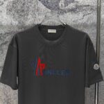 P75 MONCLE* 蒙口* 2026新款 立体厚板胶logo 短袖t恤 宽松版型男女同款 尺码 S M L XL XXL 黑色 白色 藏青色 灰色