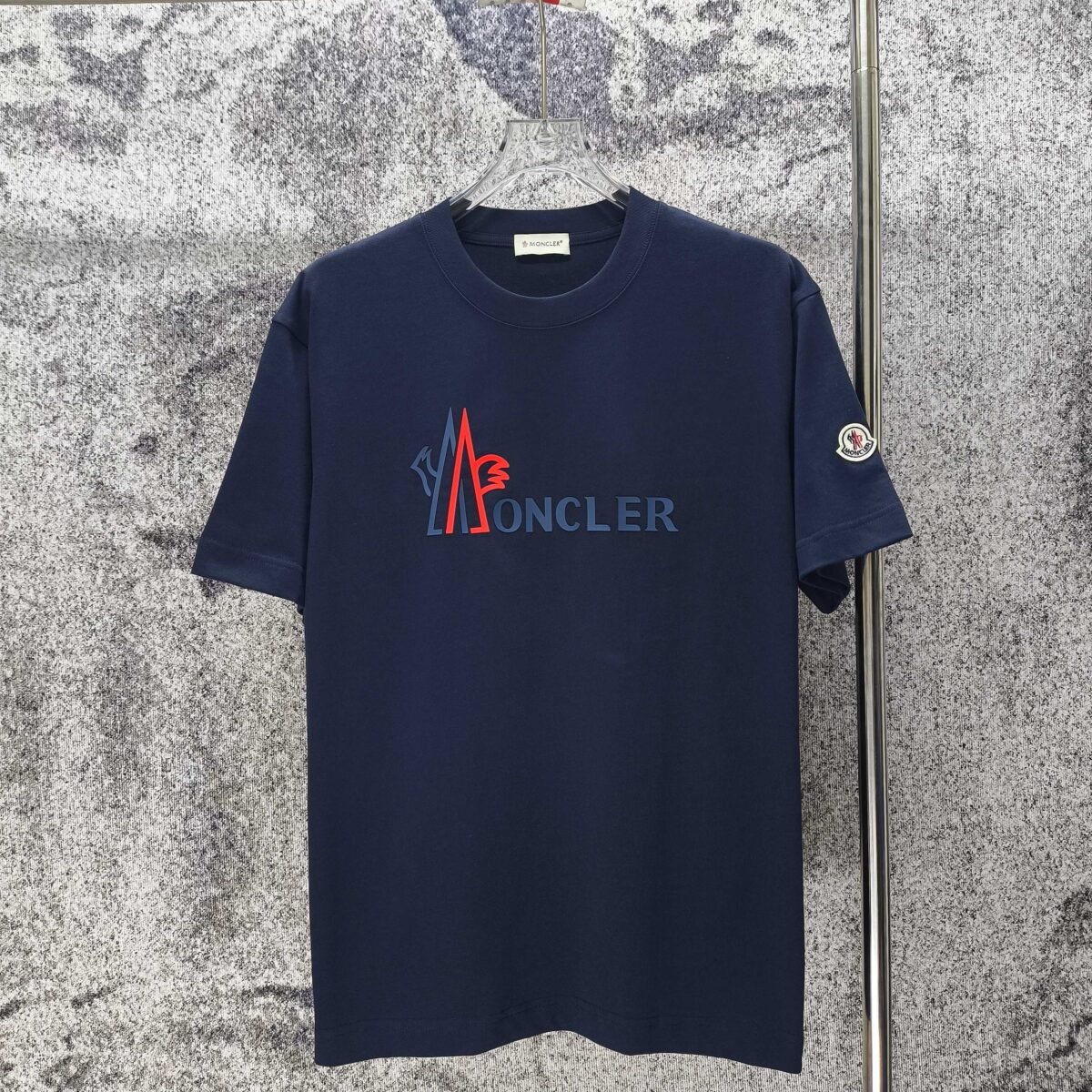 P75 MONCLE* 蒙口* 2026新款 立体厚板胶logo 短袖t恤 宽松版型男女同款 尺码 S M L XL XXL 黑色 白色 藏青色 灰色