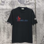 P75 MONCLE* 蒙口* 2026新款 立体厚板胶logo 短袖t恤 宽松版型男女同款 尺码 S M L XL XXL 黑色 白色 藏青色 灰色