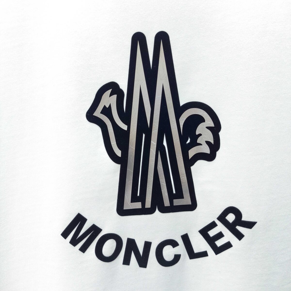 P75 MONCLE* 蒙口* 2026新款 立体厚板胶logo 短袖t恤 宽松版型男女同款 尺码 S M L XL XXL 黑色 白色 藏青色