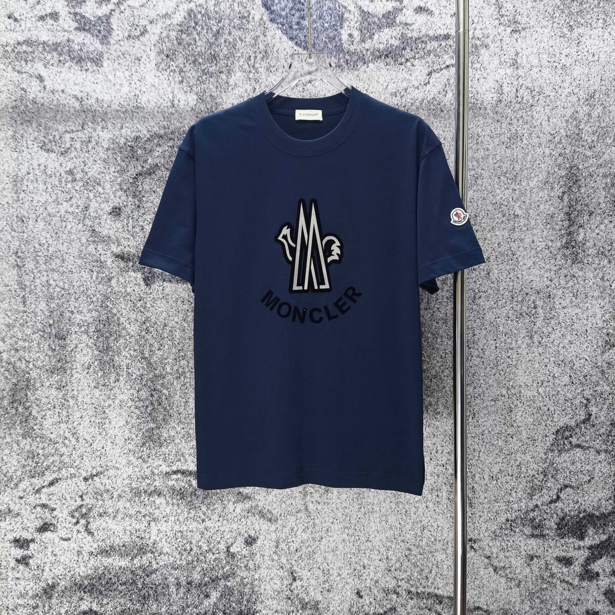 P75 MONCLE* 蒙口* 2026新款 立体厚板胶logo 短袖t恤 宽松版型男女同款 尺码 S M L XL XXL 黑色 白色 藏青色