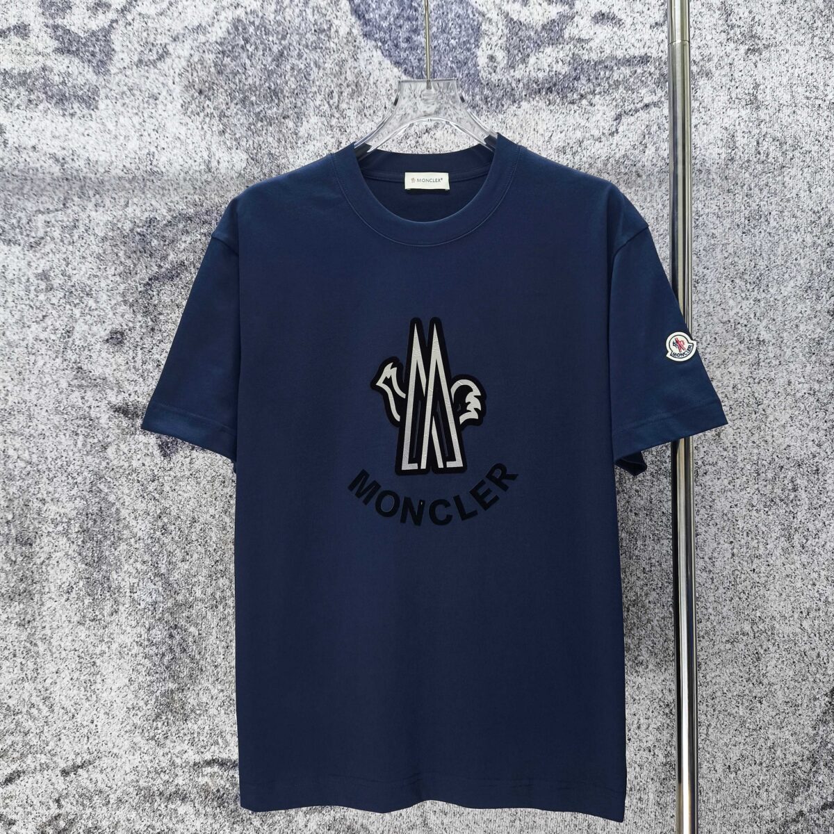 P75 MONCLE* 蒙口* 2026新款 立体厚板胶logo 短袖t恤 宽松版型男女同款 尺码 S M L XL XXL 黑色 白色 藏青色