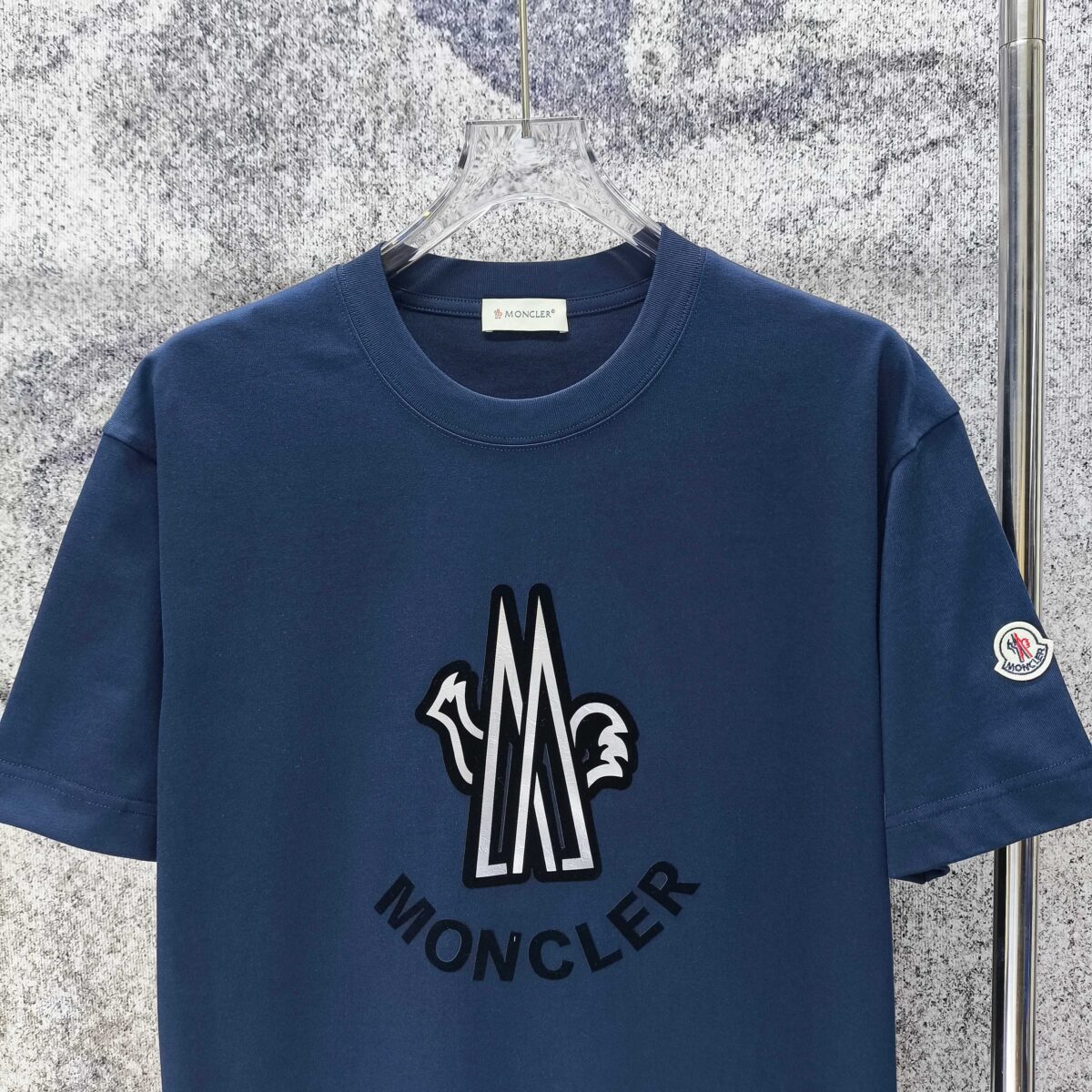 P75 MONCLE* 蒙口* 2026新款 立体厚板胶logo 短袖t恤 宽松版型男女同款 尺码 S M L XL XXL 黑色 白色 藏青色