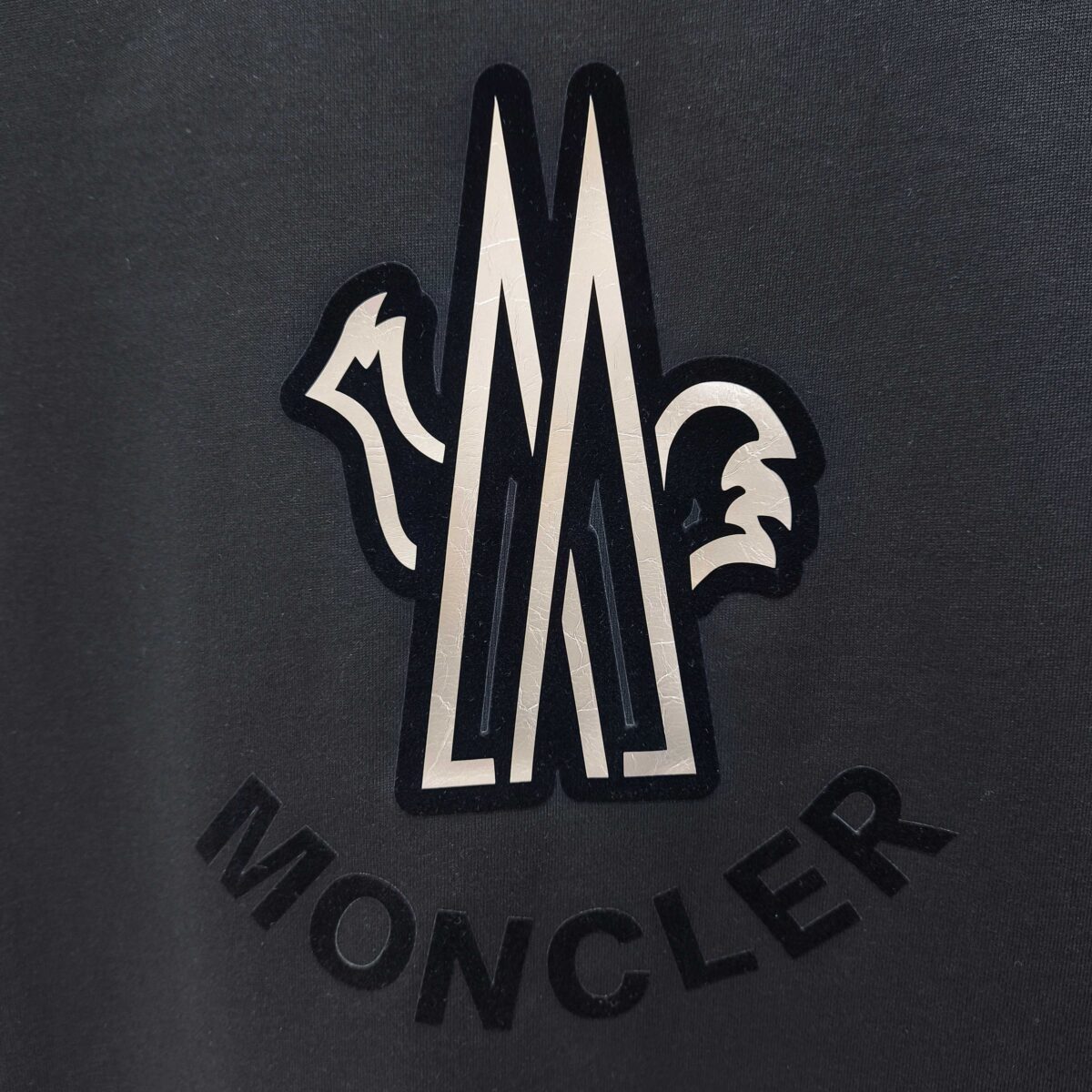 P75 MONCLE* 蒙口* 2026新款 立体厚板胶logo 短袖t恤 宽松版型男女同款 尺码 S M L XL XXL 黑色 白色 藏青色