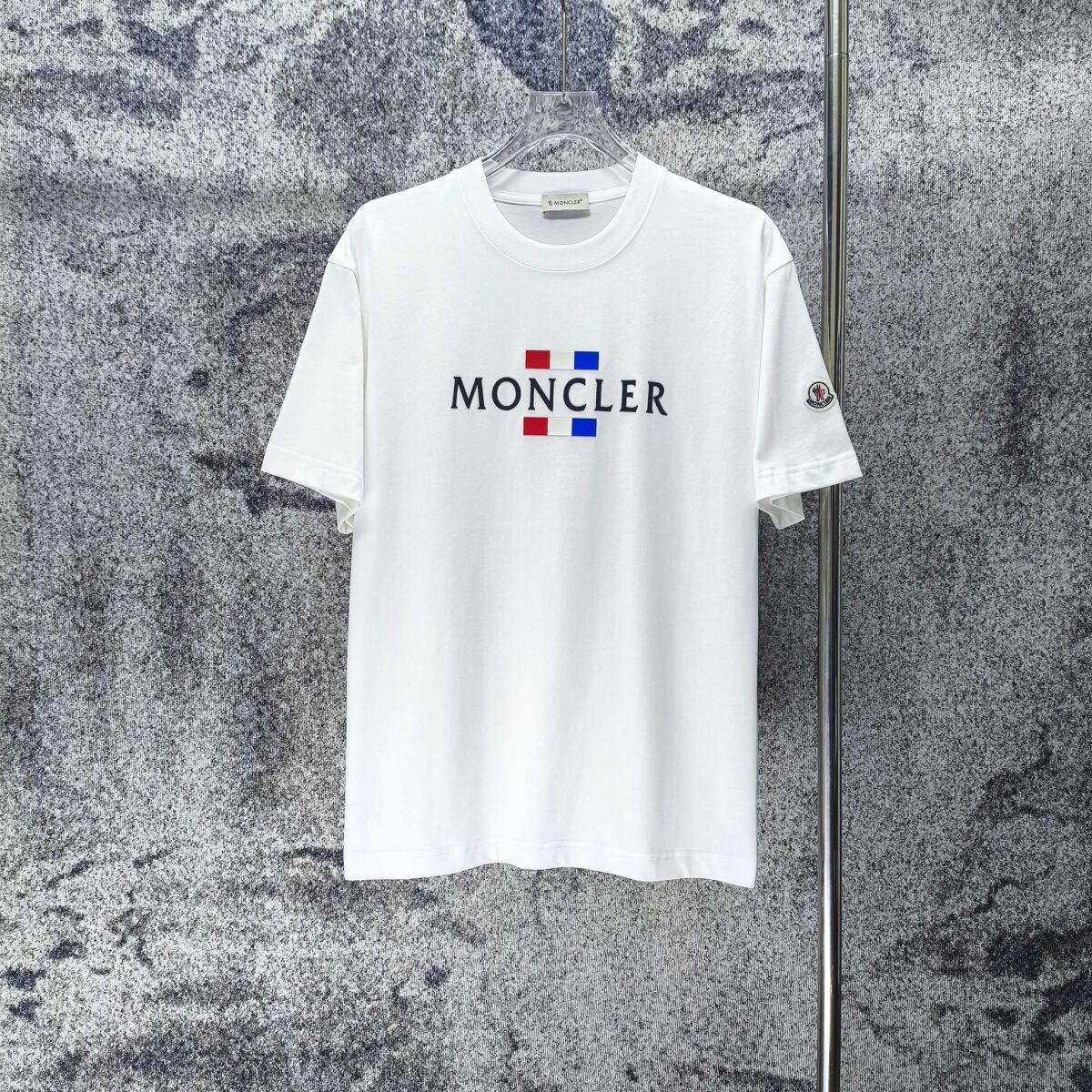 P75 MONCLE* 蒙口* 2026新款 立体厚板胶logo 短袖t恤 宽松版型男女同款 尺码 S M L XL XXL 黑色 白色 藏青色
