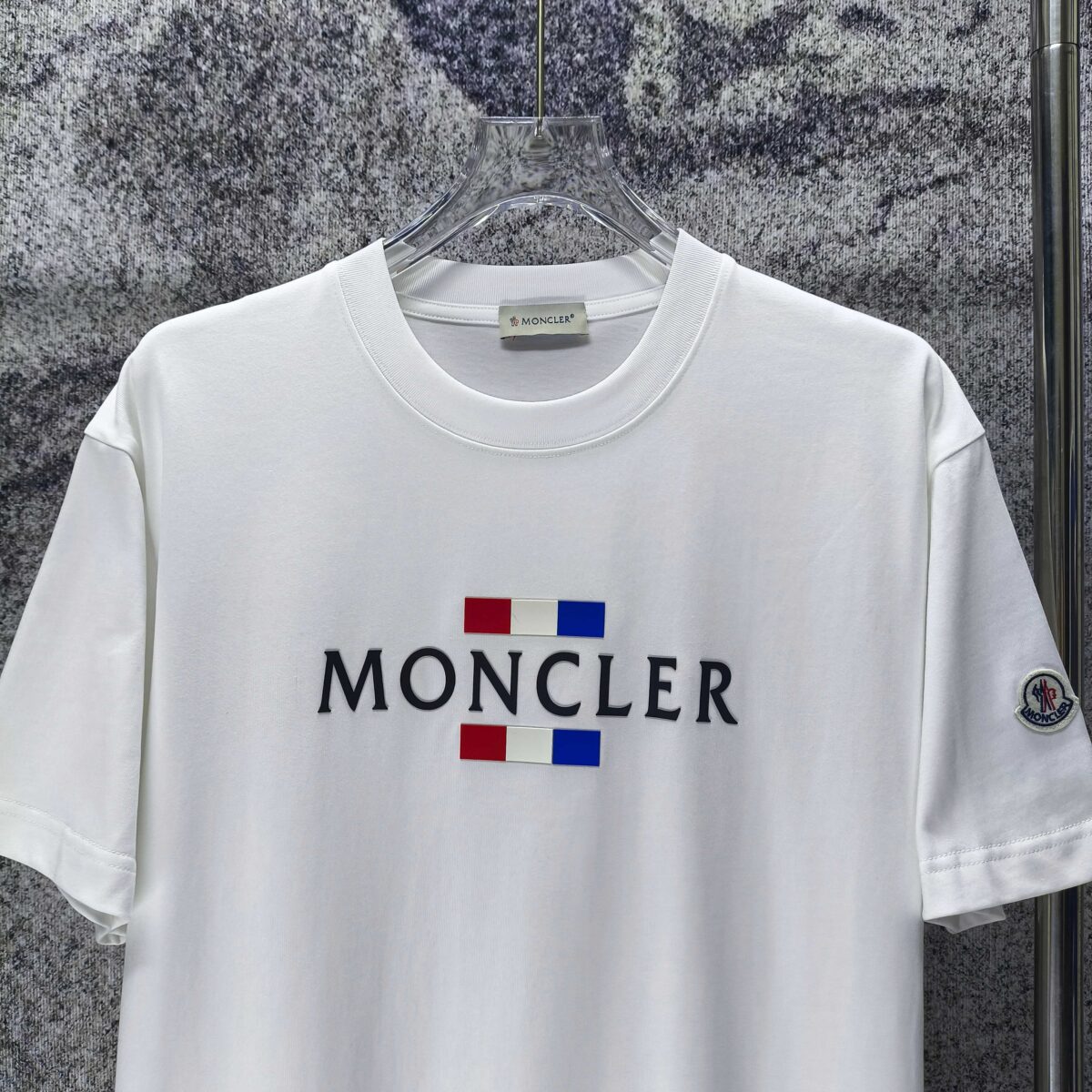 P75 MONCLE* 蒙口* 2026新款 立体厚板胶logo 短袖t恤 宽松版型男女同款 尺码 S M L XL XXL 黑色 白色 藏青色