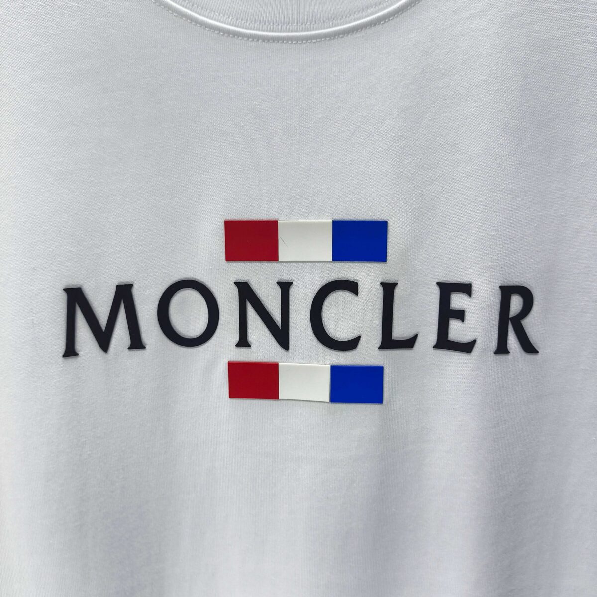 P75 MONCLE* 蒙口* 2026新款 立体厚板胶logo 短袖t恤 宽松版型男女同款 尺码 S M L XL XXL 黑色 白色 藏青色