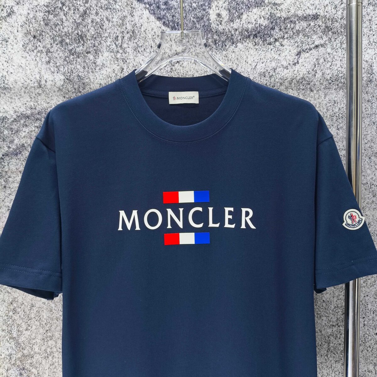 P75 MONCLE* 蒙口* 2026新款 立体厚板胶logo 短袖t恤 宽松版型男女同款 尺码 S M L XL XXL 黑色 白色 藏青色