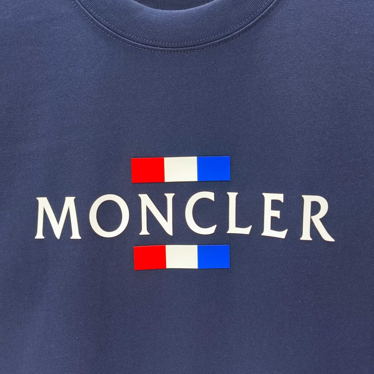 P75 MONCLE* 蒙口* 2026新款 立体厚板胶logo 短袖t恤 宽松版型男女同款 尺码 S M L XL XXL 黑色 白色 藏青色