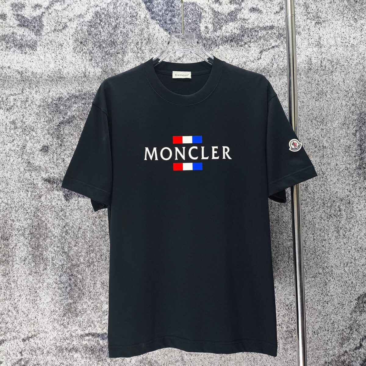 P75 MONCLE* 蒙口* 2026新款 立体厚板胶logo 短袖t恤 宽松版型男女同款 尺码 S M L XL XXL 黑色 白色 藏青色