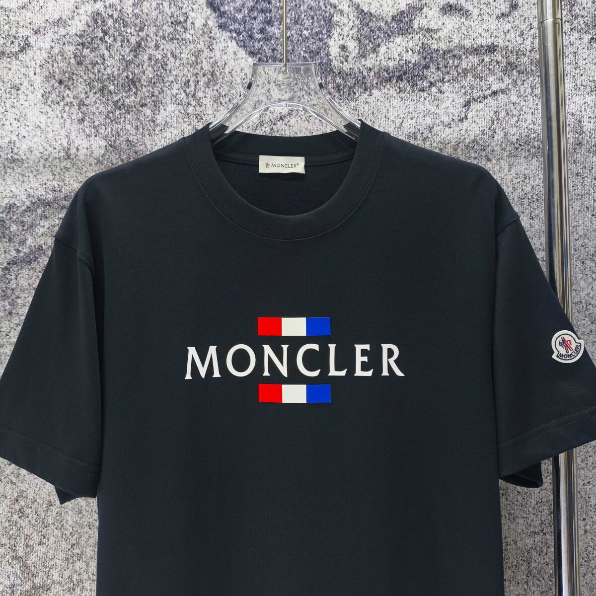P75 MONCLE* 蒙口* 2026新款 立体厚板胶logo 短袖t恤 宽松版型男女同款 尺码 S M L XL XXL 黑色 白色 藏青色