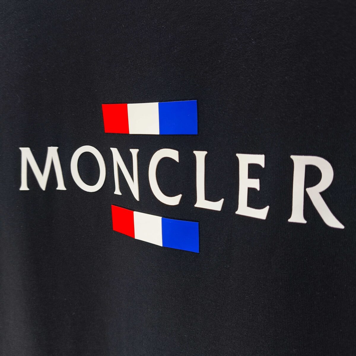 P75 MONCLE* 蒙口* 2026新款 立体厚板胶logo 短袖t恤 宽松版型男女同款 尺码 S M L XL XXL 黑色 白色 藏青色