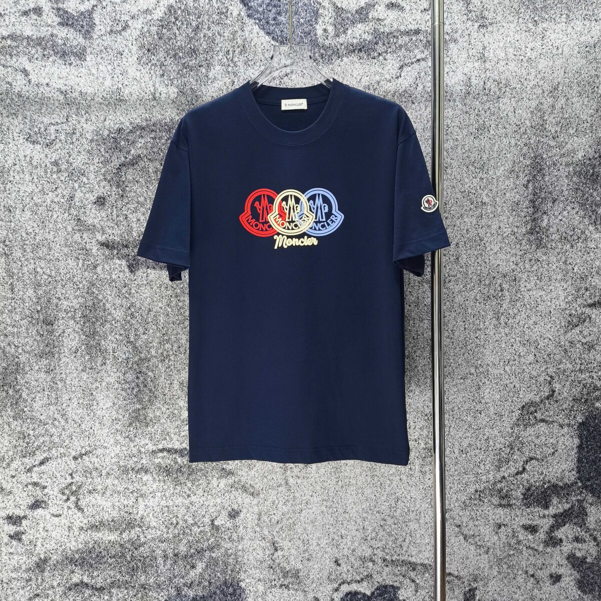 P75 MONCLE* 蒙口* 2026新款 立体厚板胶logo 短袖t恤 宽松版型男女同款 尺码 S M L XL XXL 黑色 白色 藏青色