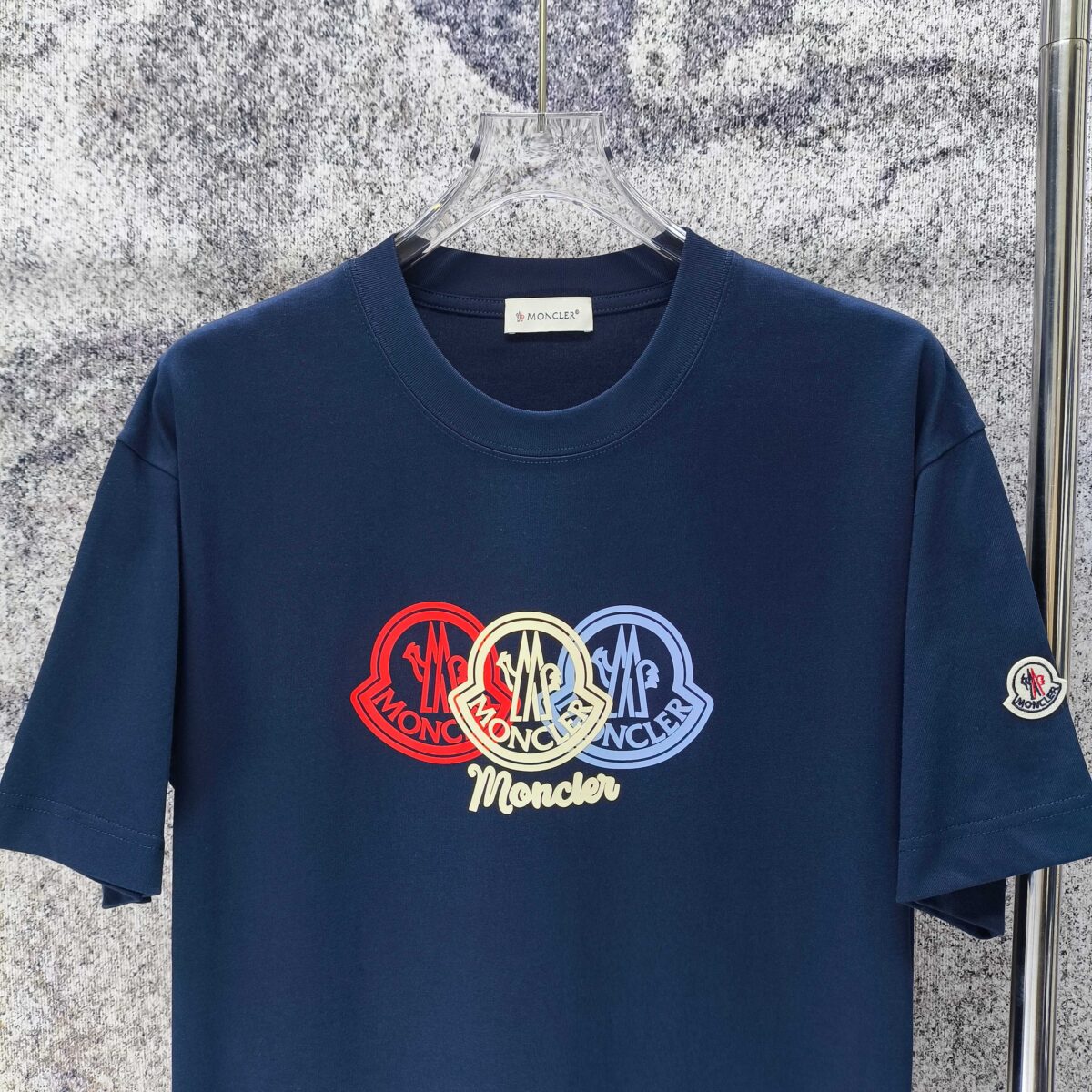 P75 MONCLE* 蒙口* 2026新款 立体厚板胶logo 短袖t恤 宽松版型男女同款 尺码 S M L XL XXL 黑色 白色 藏青色