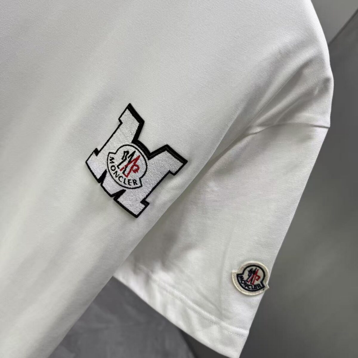 P75 MONCL* 蒙口* 2026春夏新款短袖T恤 定制纯棉字母logo 刺绣 颜色：黑色 白色 深蓝 巧色 码数：S M L XL XXL