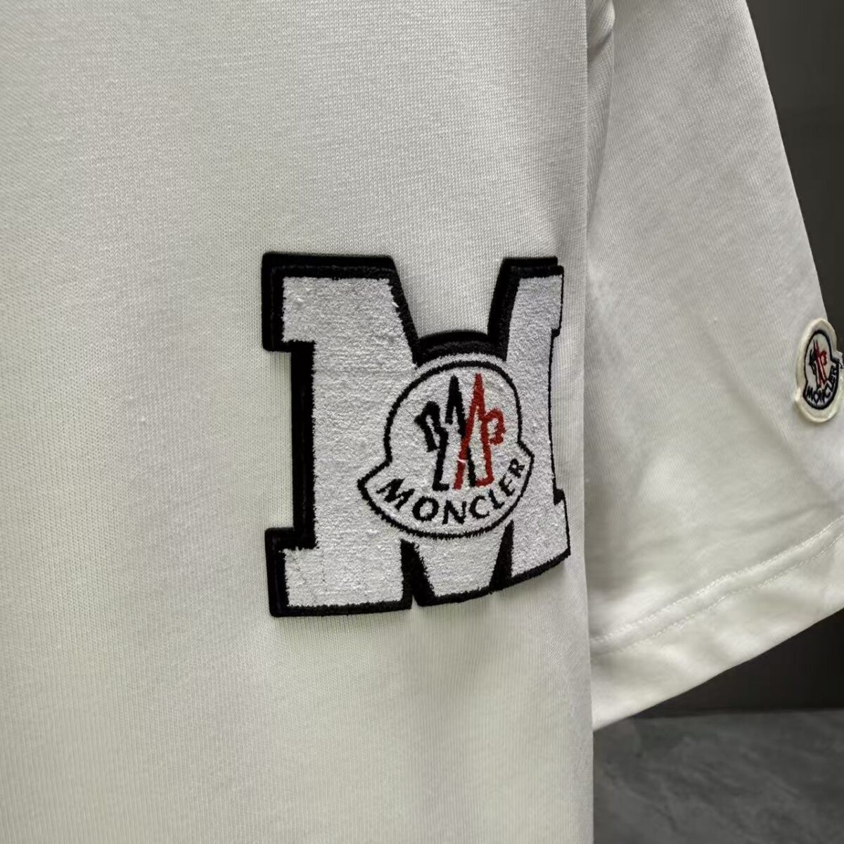 P75 MONCL* 蒙口* 2026春夏新款短袖T恤 定制纯棉字母logo 刺绣 颜色：黑色 白色 深蓝 巧色 码数：S M L XL XXL