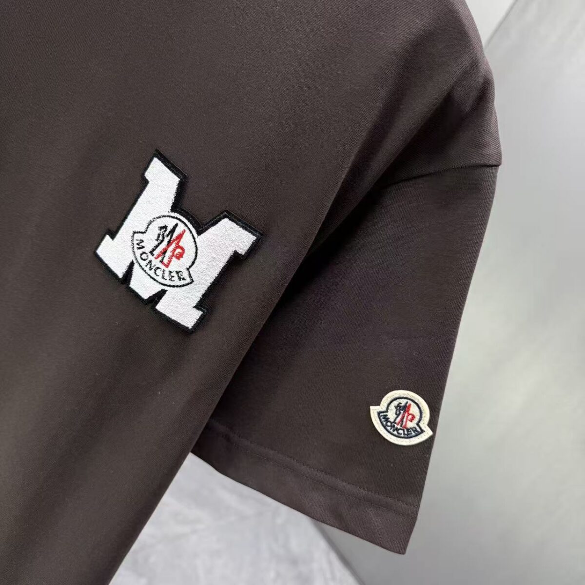 P75 MONCL* 蒙口* 2026春夏新款短袖T恤 定制纯棉字母logo 刺绣 颜色：黑色 白色 深蓝 巧色 码数：S M L XL XXL