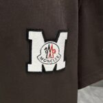 P75 MONCL* 蒙口* 2026春夏新款短袖T恤 定制纯棉字母logo 刺绣 颜色：黑色 白色 深蓝 巧色 码数：S M L XL XXL