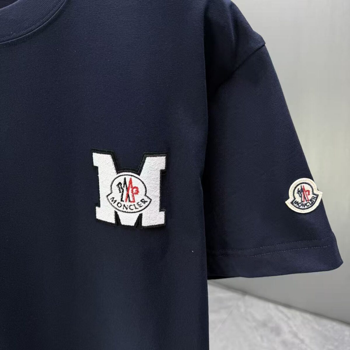 P75 MONCL* 蒙口* 2026春夏新款短袖T恤 定制纯棉字母logo 刺绣 颜色：黑色 白色 深蓝 巧色 码数：S M L XL XXL