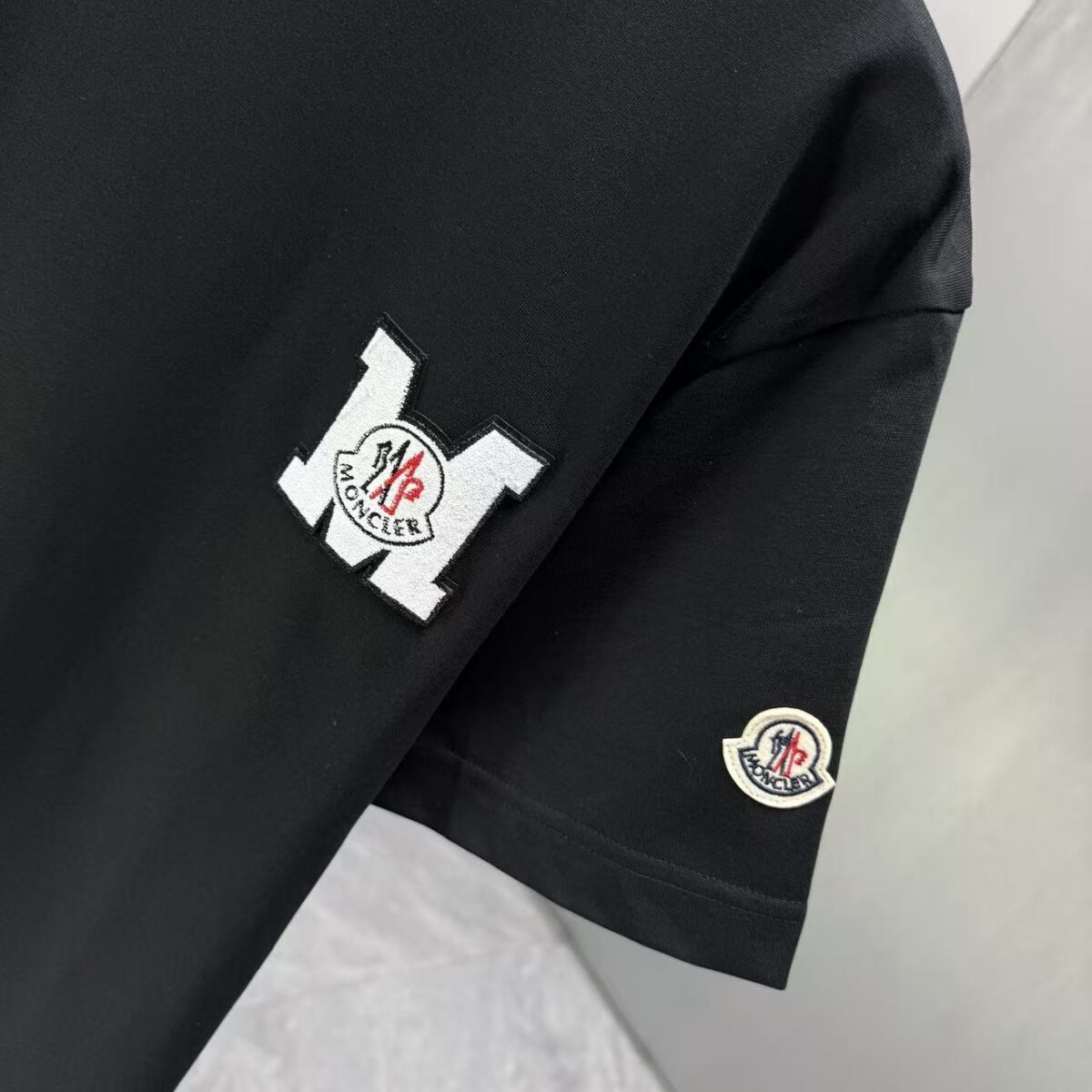 P75 MONCL* 蒙口* 2026春夏新款短袖T恤 定制纯棉字母logo 刺绣 颜色：黑色 白色 深蓝 巧色 码数：S M L XL XXL