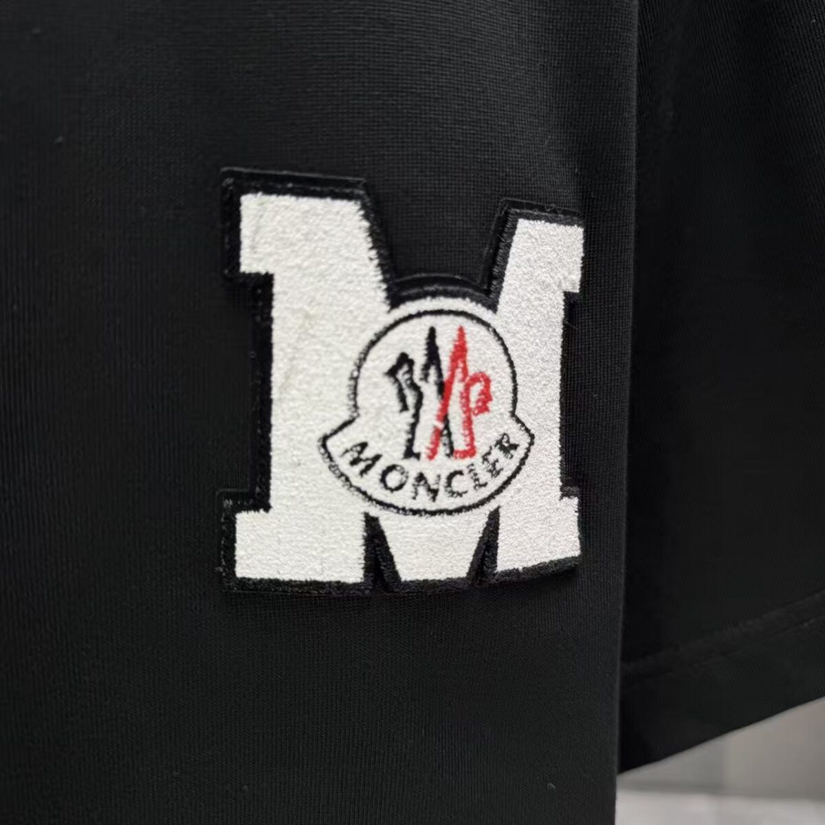 P75 MONCL* 蒙口* 2026春夏新款短袖T恤 定制纯棉字母logo 刺绣 颜色：黑色 白色 深蓝 巧色 码数：S M L XL XXL