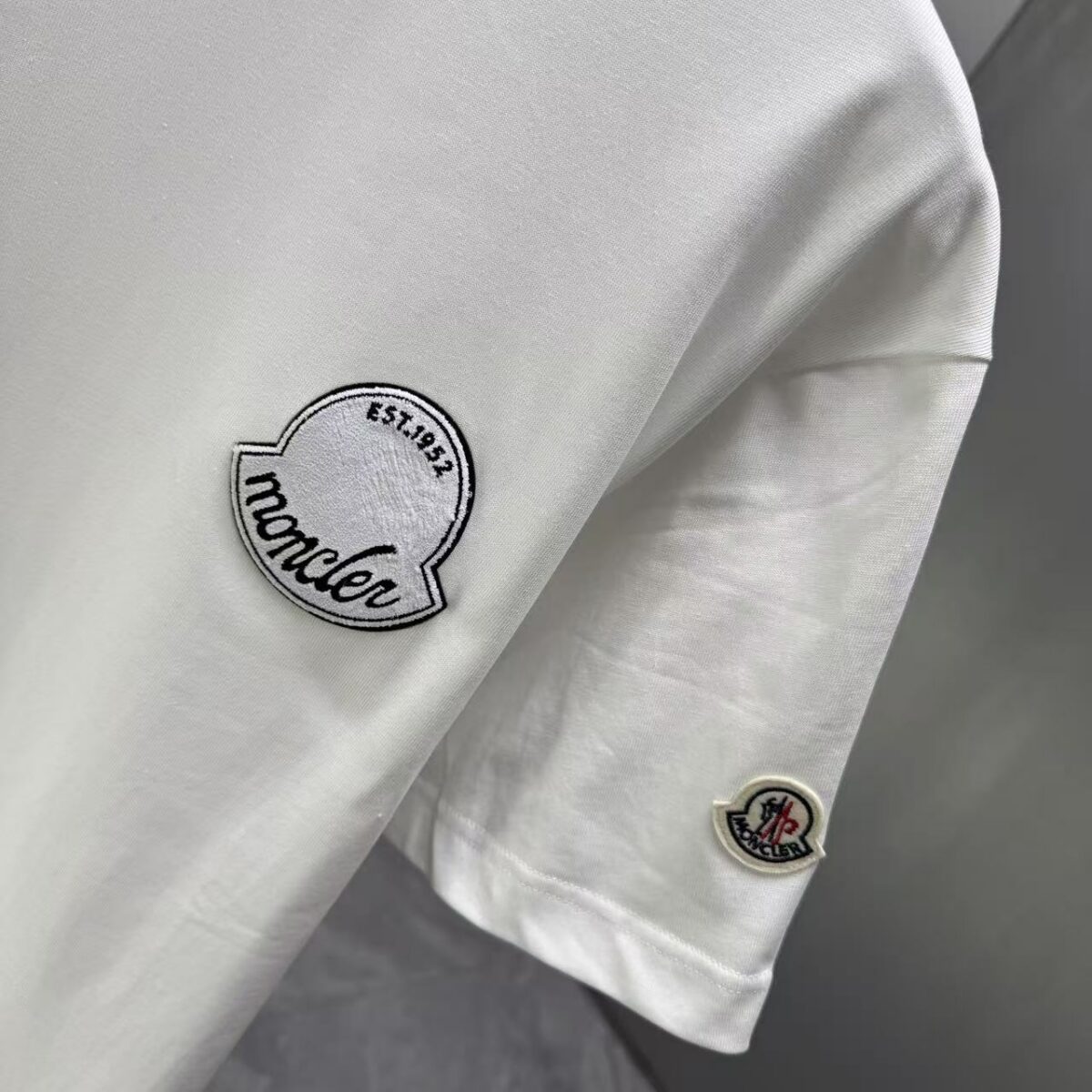 P75 MONCL* 蒙口* 2026春夏新款短袖T恤 定制纯棉字母logo 刺绣 颜色：黑色 白色 深蓝 深红 码数：S M L XL XXL
