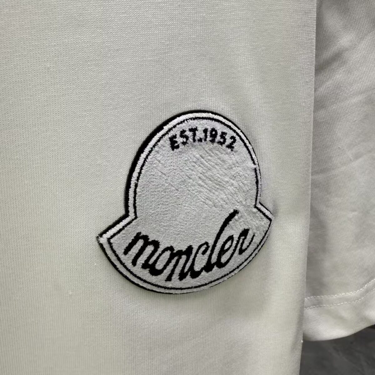 P75 MONCL* 蒙口* 2026春夏新款短袖T恤 定制纯棉字母logo 刺绣 颜色：黑色 白色 深蓝 深红 码数：S M L XL XXL
