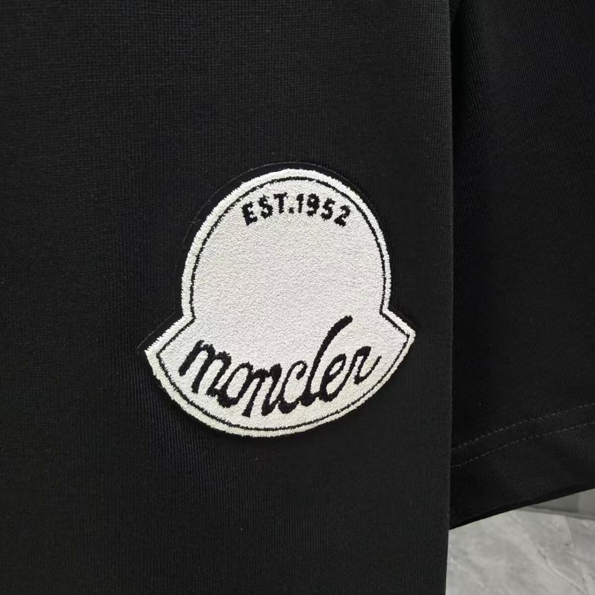 P75 MONCL* 蒙口* 2026春夏新款短袖T恤 定制纯棉字母logo 刺绣 颜色：黑色 白色 深蓝 深红 码数：S M L XL XXL
