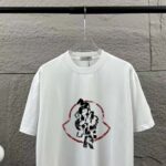 P75 Moncle* 蒙口*2026 春夏新款 经典图标字母烫画工艺 定制双纱平纹纯棉面料 短袖T恤 男女同款 颜色：黑色 白色 尺码： S （90-130斤） M （120-150斤） L （140-165斤） XL （160-180斤） XXL （180-210斤）