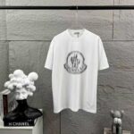P75 Moncle* 蒙口*2026 春夏新款 经典图标字母烫画工艺 定制双纱平纹纯棉面料 短袖T恤 男女同款 颜色：黑色 白色 尺码： S （90-130斤） M （120-150斤） L （140-165斤） XL （160-180斤） XXL （180-210斤）