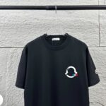P75 Moncle* 蒙口*2026 春夏新款 经典图标字母烫画工艺 定制双纱平纹纯棉面料 短袖T恤 男女同款 颜色：黑色 白色 尺码： S （90-130斤） M （120-150斤） L （140-165斤） XL （160-180斤） XXL （180-210斤）