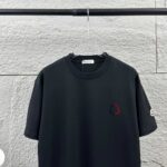 P75 Moncle* 蒙口*2026 春夏新款 经典图标字母立体刺绣工艺 定制双纱平纹纯棉面料 短袖T恤 男女同款 颜色：黑色 白色 尺码： S （90-130斤） M （120-150斤） L （140-165斤） XL （160-180斤） XXL （180-210斤）