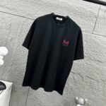 P75 Moncle* 蒙口*2026 春夏新款 经典图标字母立体刺绣工艺 定制双纱平纹纯棉面料 短袖T恤 男女同款 颜色：黑色 白色 尺码： S （90-130斤） M （120-150斤） L （140-165斤） XL （160-180斤） XXL （180-210斤）