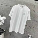 P75 Moncle* 蒙口*2026 春夏新款 经典图标字母立体刺绣工艺 定制双纱平纹纯棉面料 短袖T恤 男女同款 颜色：黑色 白色 尺码： S （90-130斤） M （120-150斤） L （140-165斤） XL （160-180斤） XXL （180-210斤）