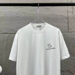 P75 Moncle* 蒙口*2026 春夏新款 经典图标字母立体刺绣工艺 定制双纱平纹纯棉面料 短袖T恤 男女同款 颜色：黑色 白色 尺码： S （90-130斤） M （120-150斤） L （140-165斤） XL （160-180斤） XXL （180-210斤）