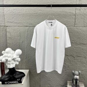 P75 Moncle* 蒙口*2026 春夏新款 经典图标字母立体刺绣工艺 定制双纱平纹纯棉面料 短袖T恤 男女同款 颜色：黑色 白色 尺码： S （90-130斤） M （120-150斤） L （140-165斤） XL （160-180斤） XXL （180-210斤）