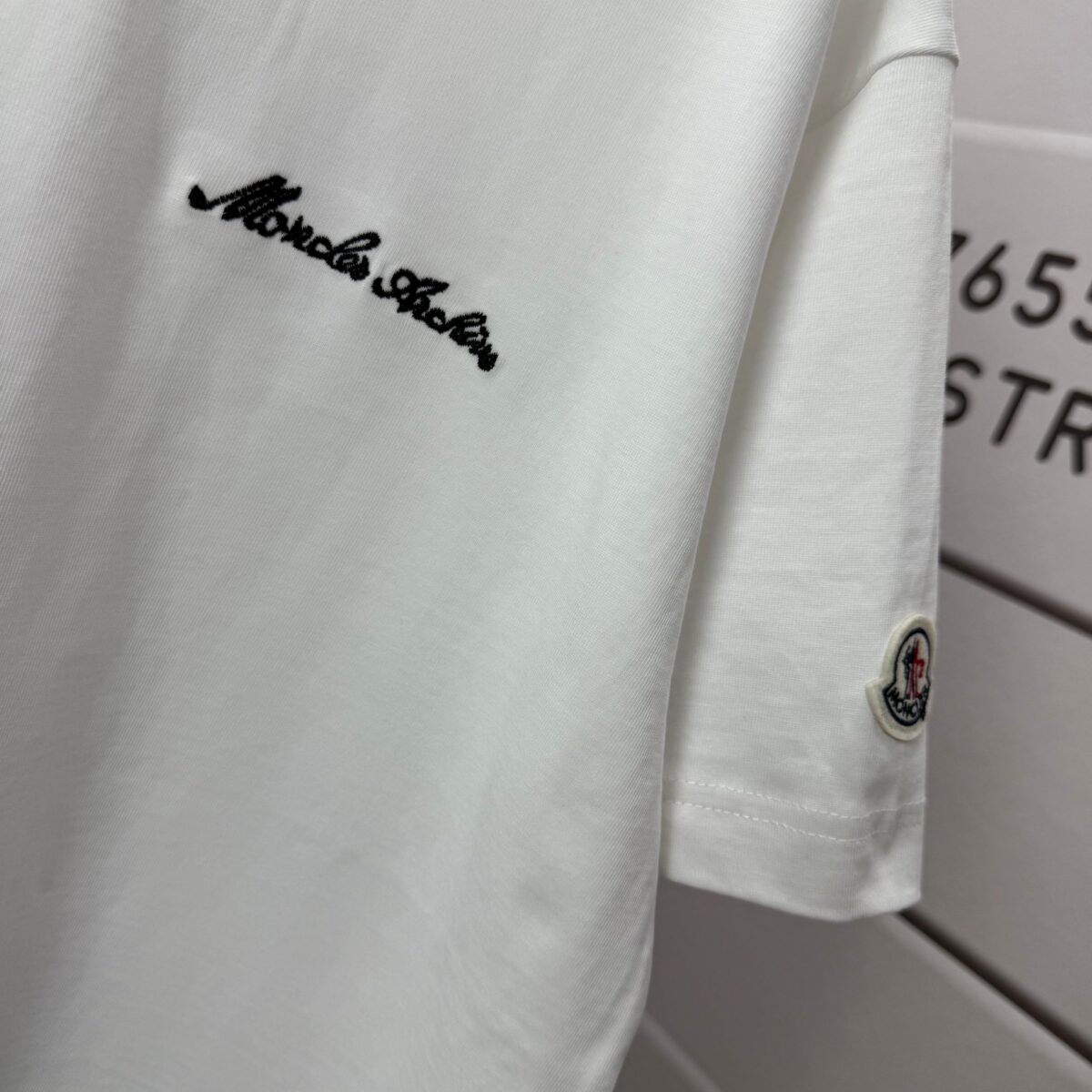 P75 Moncle* 蒙口*2026 春夏新款 经典图标字母立体刺绣工艺 定制双纱平纹纯棉面料 短袖T恤 男女同款 颜色：黑色 白色 绿色 紫色 尺码： S （90-130斤） M （120-150斤） L （140-165斤） XL （160-180斤） XXL （180-210斤）